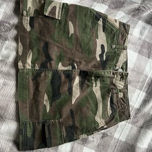 Forever 21 camo mini skirt